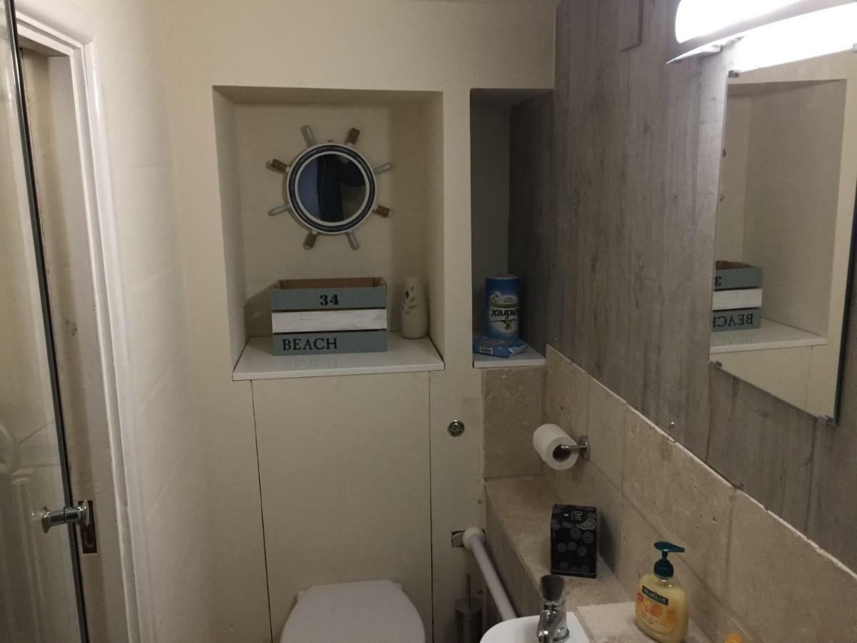 Self-Contained Small Apt. Weymouth Eksteriør billede